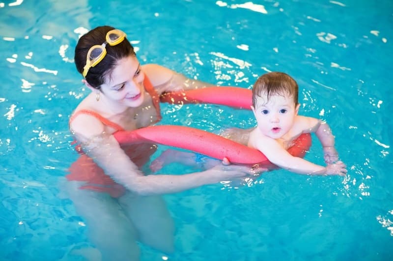 تعليم سباحة