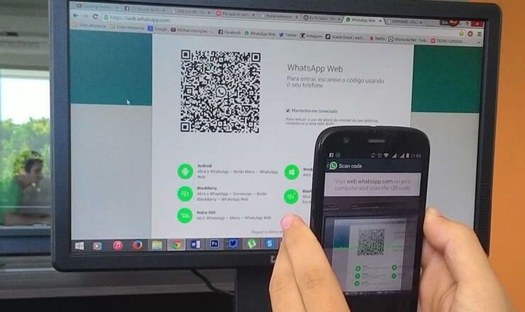 الفرق بين خدمة واتس اب ويب و برنامج واتس اب للكمبيوتر