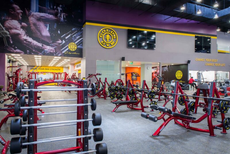 كورسات gold's gym