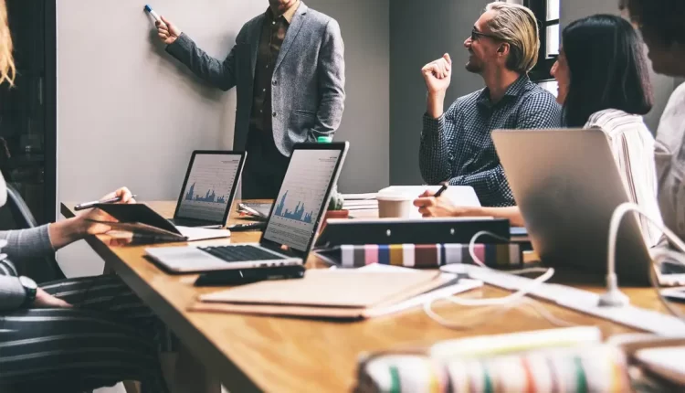 دورات مجانيه عن بعد بشهادات معتمده 2023 السعودية