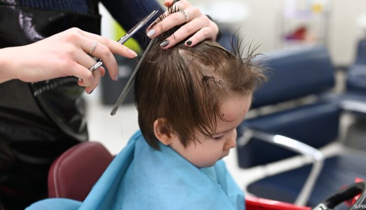 طريقة قص شعر أطفال طويل