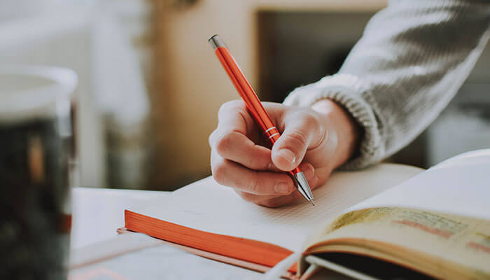 مواضيع برزنتيش بالإنجليزي سهلة وقصيرة