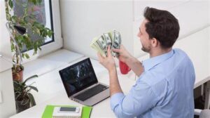 العمل كمدرب حياة عبر الإنترنت