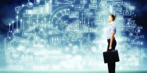 العمل كمدير مشاريع تطوير البرمجيات وتقديم الخدمات عبر الإنترنت