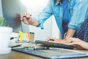العمل كمستشار مبيعات عبر الإنترنت وتقديم الاستشارات لزيادة المبيعات