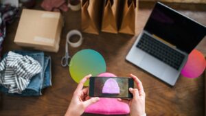 العمل كمسوق للبيع بالتجزئة عبر الإنترنت وتحسين عملية الشراء والبيع