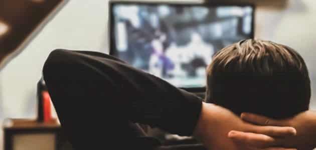 هل مشاهدة الأفلام الإباحية تبطل الصلاة والصوم