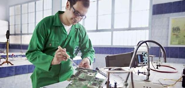 أثر العمل في حياة الفرد والمجتمع