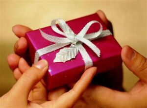 أجمل هدية لشخص تحبه