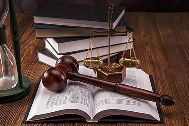 دورات قانون بشهادات معتمدة