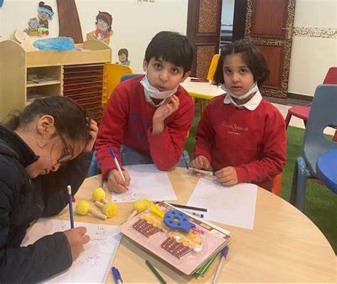 الفرق بين أدب الطفل وأدب الناشئة في العالم الغربي