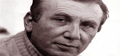 أدب الموسوعة العالمية نزار قباني